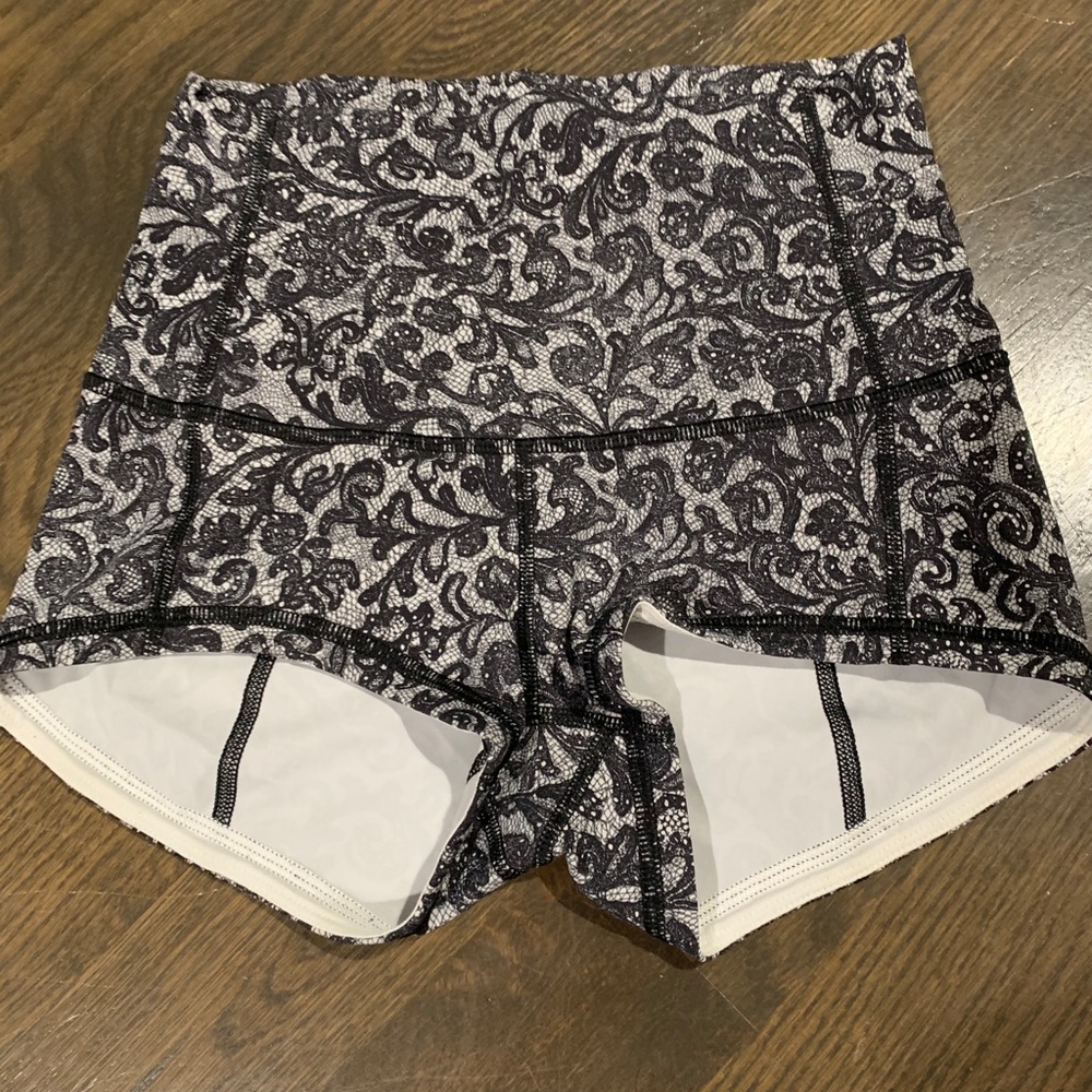 Lululemon Short - 4